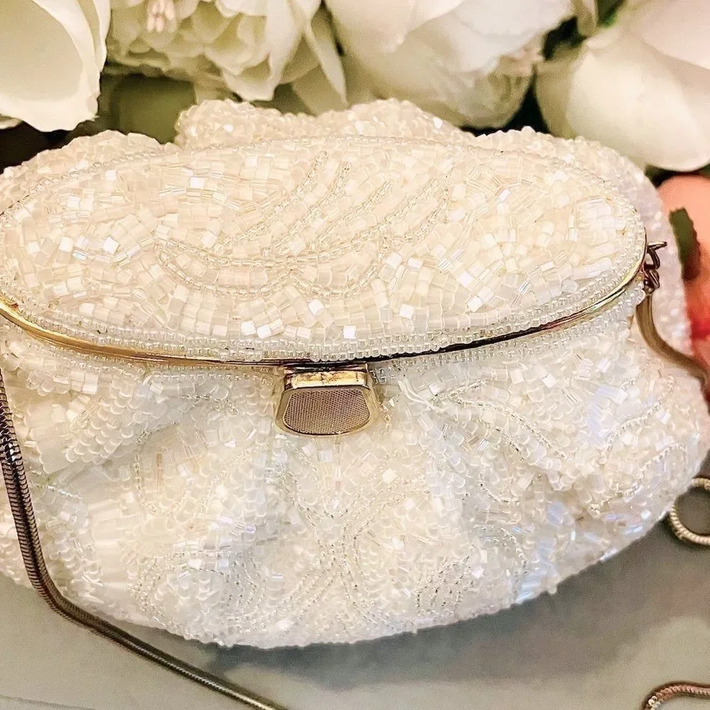 ♥️ 1950s vintage purse, heavily beaded white wedding clutch, play vid with sound